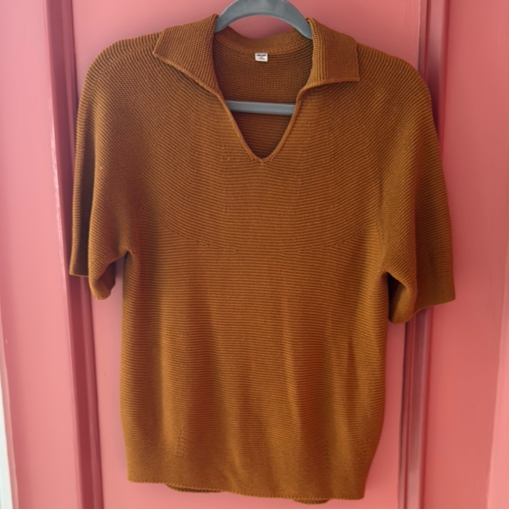 Uniqlo Point Collar knit